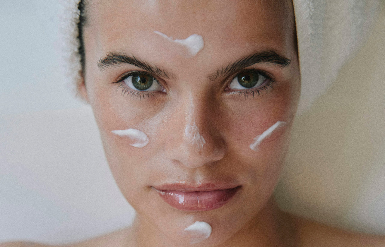 Hyaluronic Acid Molecular Weight: Why Multi-Weight Serums Outperform.
